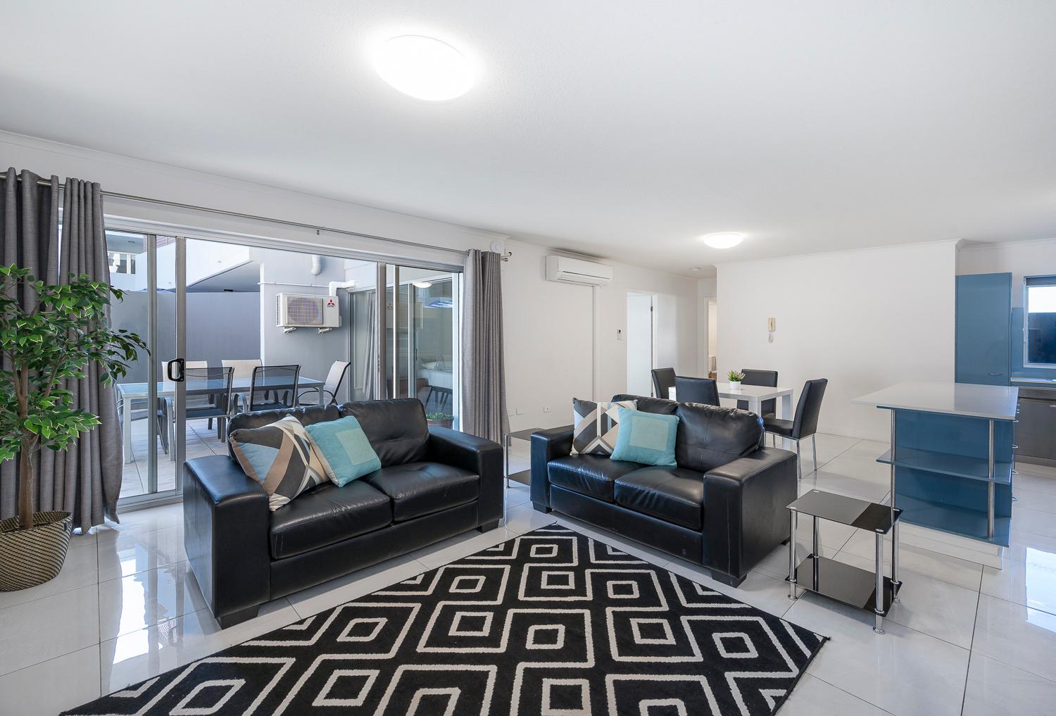 Fortitude Valley apartments 2 Bed 2 Bath + Large Patio Apartments